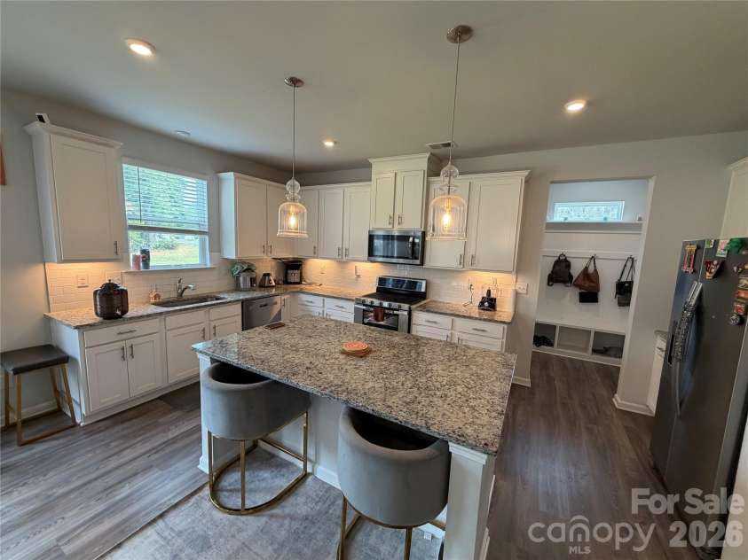 5002 Kinsbridge Drive, Mint Hill, NC 28227.  MLS# CAR4403063, YatesRealty ID 36303. 