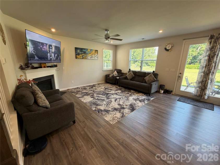 5002 Kinsbridge Drive, Mint Hill, NC 28227.  MLS# CAR4403063, YatesRealty ID 36303. 
