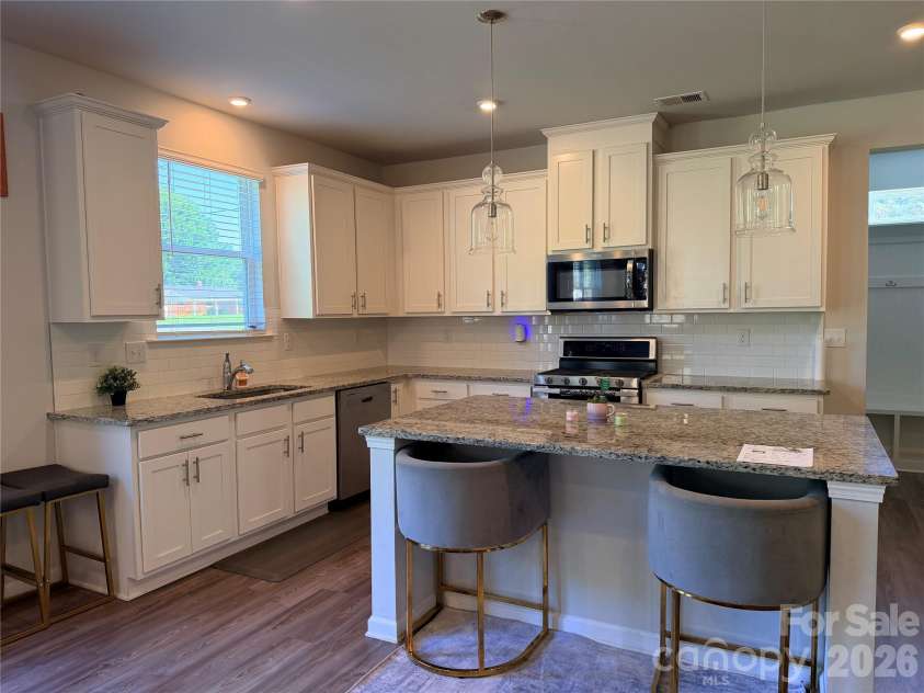5002 Kinsbridge Drive, Mint Hill, NC 28227.  MLS# CAR4403063, YatesRealty ID 36303. 