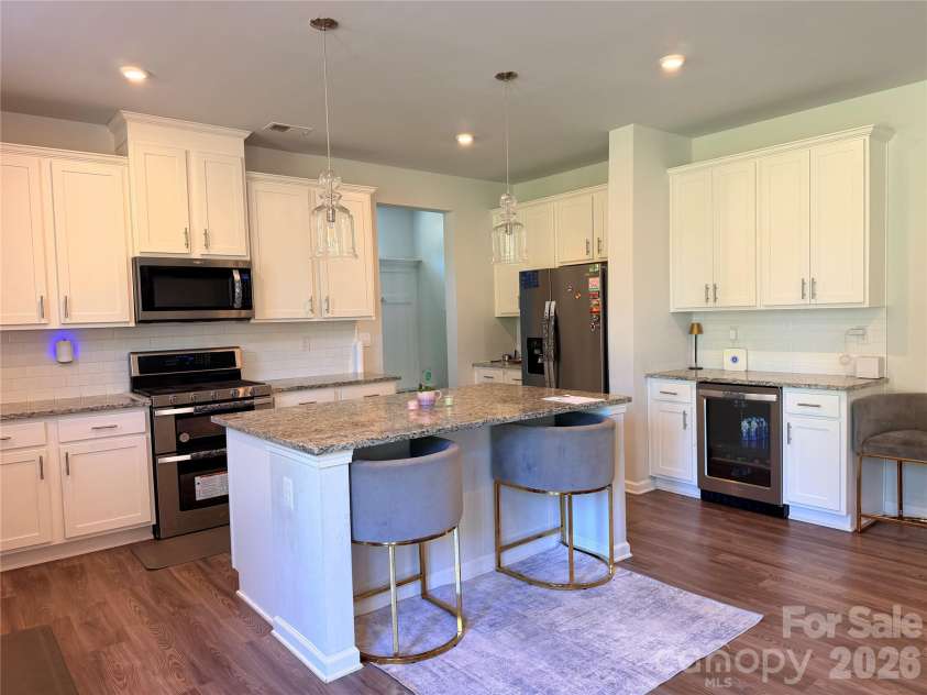 5002 Kinsbridge Drive, Mint Hill, NC 28227.  MLS# CAR4403063, YatesRealty ID 36303. 