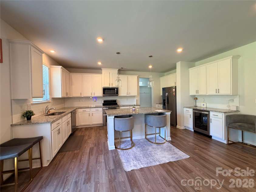 5002 Kinsbridge Drive, Mint Hill, NC 28227.  MLS# CAR4403063, YatesRealty ID 36303. 