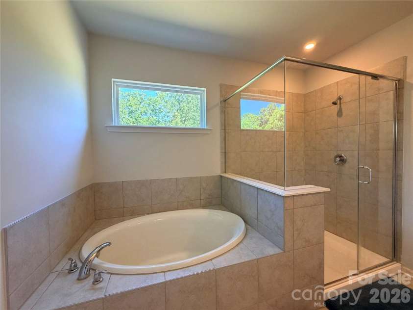 5002 Kinsbridge Drive, Mint Hill, NC 28227.  MLS# CAR4403063, YatesRealty ID 36303. 