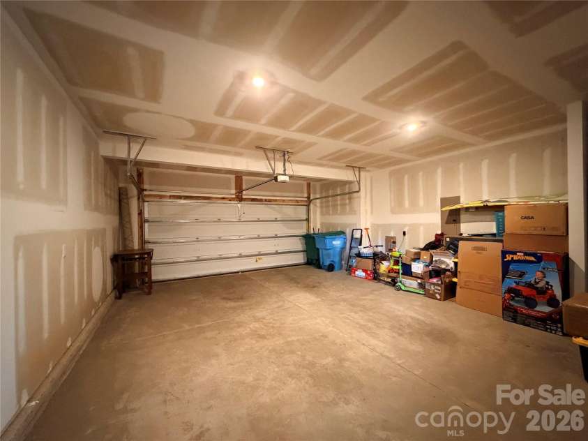 5002 Kinsbridge Drive, Mint Hill, NC 28227.  MLS# CAR4403063, YatesRealty ID 36303. 