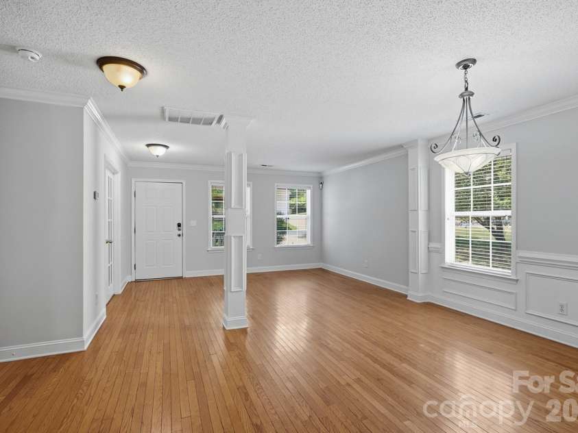 9406 Golden Pond Drive, Charlotte, NC 28269.  MLS# CAR4403076, YatesRealty ID 36304. 
