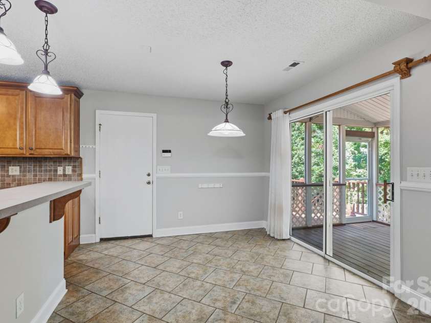 9406 Golden Pond Drive, Charlotte, NC 28269.  MLS# CAR4403076, YatesRealty ID 36304. 