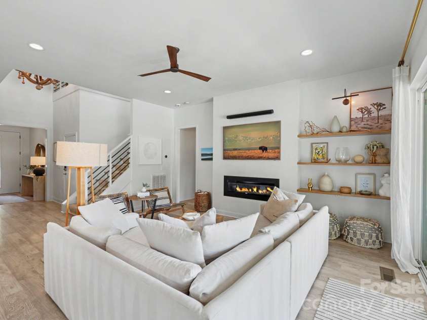 1314 Levy Way, Charlotte, NC 28205.  MLS# CAR4400301, YatesRealty ID 36308. 