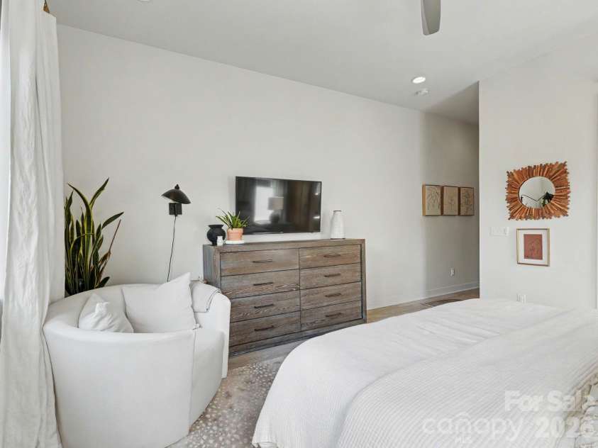 1314 Levy Way, Charlotte, NC 28205.  MLS# CAR4400301, YatesRealty ID 36308. 
