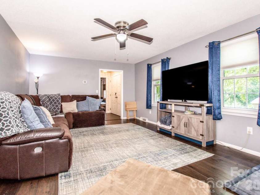 734 Willow Lane, Harrisburg, NC 28075.  MLS# CAR4401220, YatesRealty ID 36311. Large family room just inside foyer