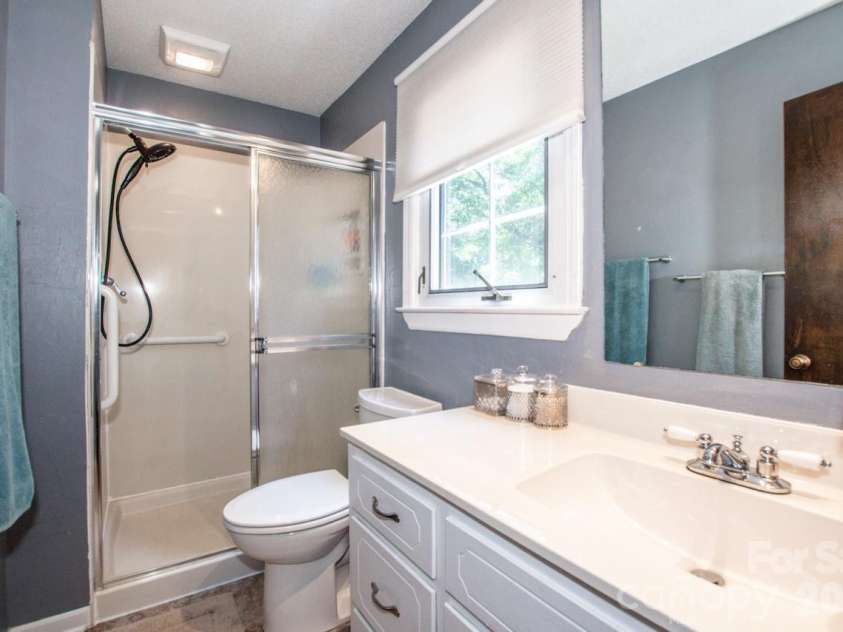 734 Willow Lane, Harrisburg, NC 28075.  MLS# CAR4401220, YatesRealty ID 36311. Primary en-suite bath