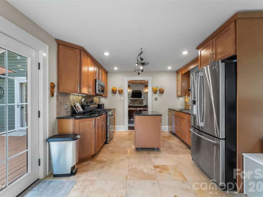 1026 14th Avenue Drive, Hickory, NC 28601.  MLS# CAR4400748, YatesRealty ID 36312. 