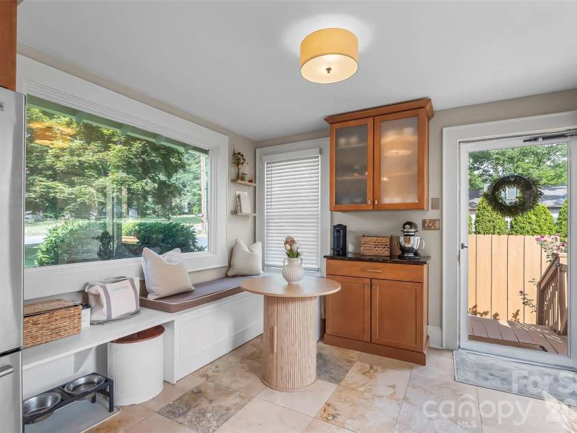 1026 14th Avenue Drive, Hickory, NC 28601.  MLS# CAR4400748, YatesRealty ID 36312. 