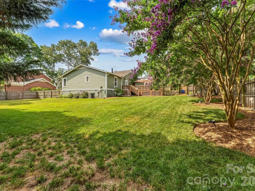 1026 14th Avenue Drive, Hickory, NC 28601.  MLS# CAR4400748, YatesRealty ID 36312. 