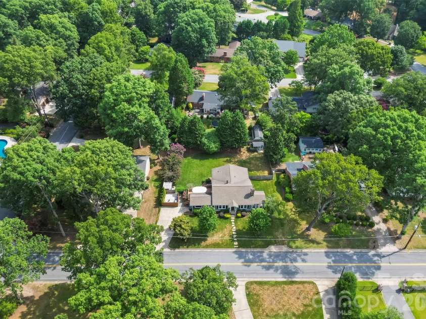 1026 14th Avenue Drive, Hickory, NC 28601.  MLS# CAR4400748, YatesRealty ID 36312. 