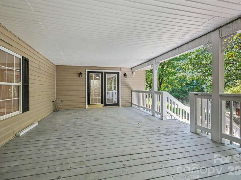 705 Loflin Road, Denton, NC 27239.  MLS# CAR4397453, YatesRealty ID 36314. 