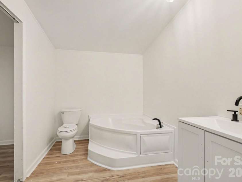 705 Loflin Road, Denton, NC 27239.  MLS# CAR4397453, YatesRealty ID 36314. 