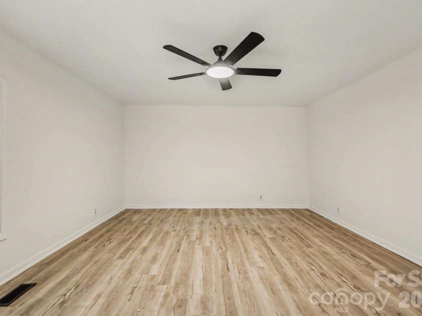 705 Loflin Road, Denton, NC 27239.  MLS# CAR4397453, YatesRealty ID 36314. 