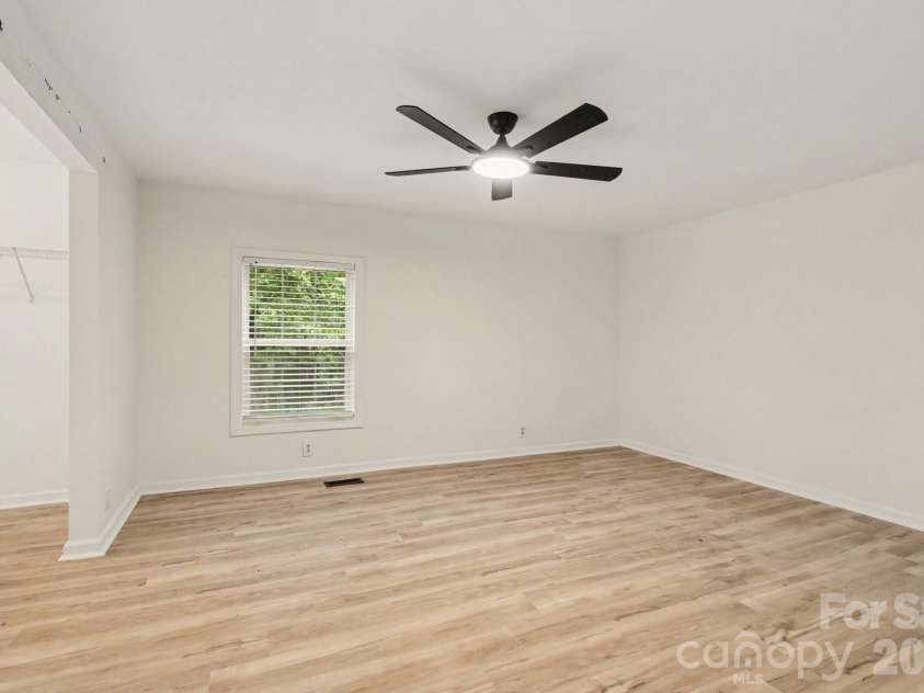 705 Loflin Road, Denton, NC 27239.  MLS# CAR4397453, YatesRealty ID 36314. 
