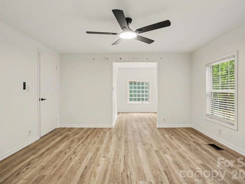705 Loflin Road, Denton, NC 27239.  MLS# CAR4397453, YatesRealty ID 36314. 