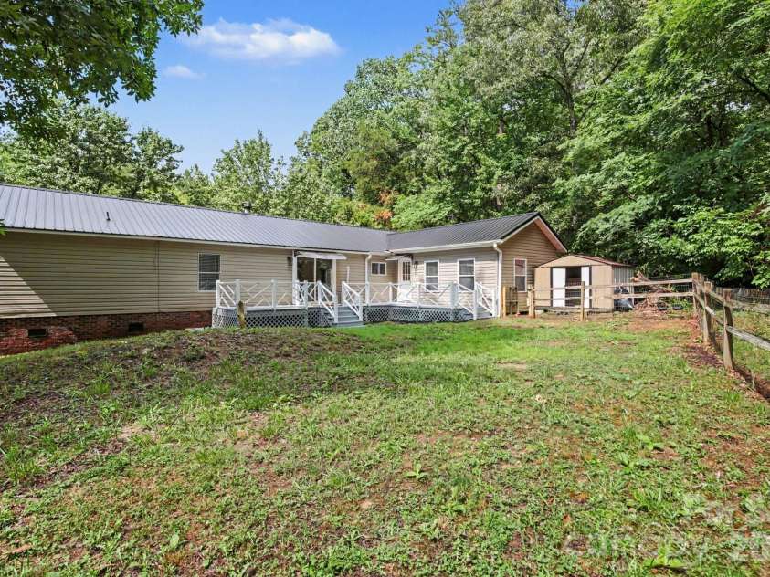 705 Loflin Road, Denton, NC 27239.  MLS# CAR4397453, YatesRealty ID 36314. 