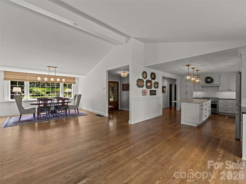 30 White Oak Road, Asheville, NC 28803.  MLS# CAR4401241, YatesRealty ID 36315. 