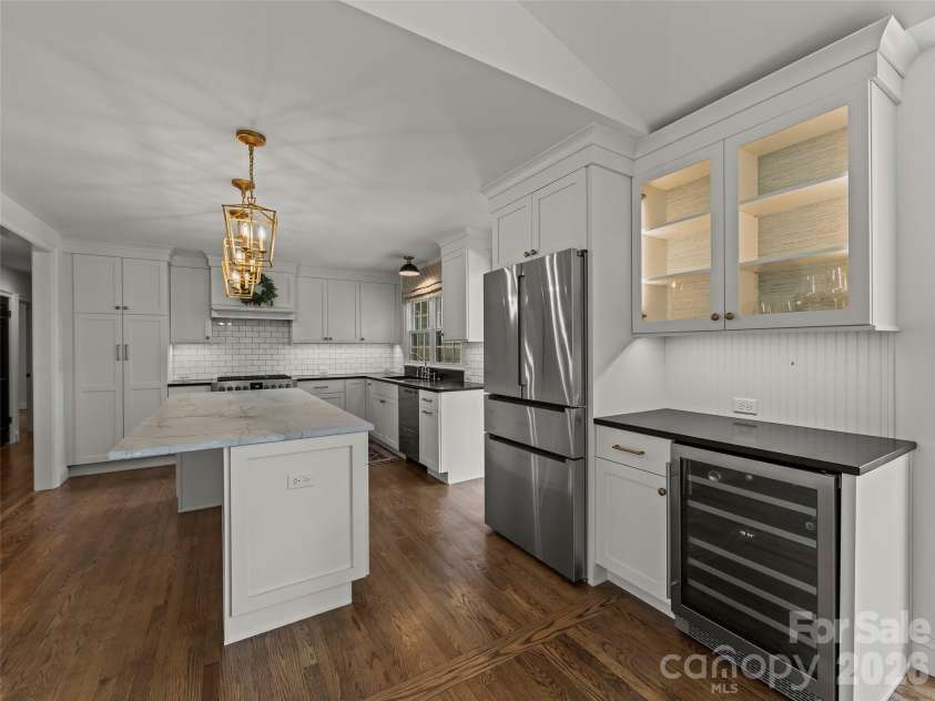 30 White Oak Road, Asheville, NC 28803.  MLS# CAR4401241, YatesRealty ID 36315. 