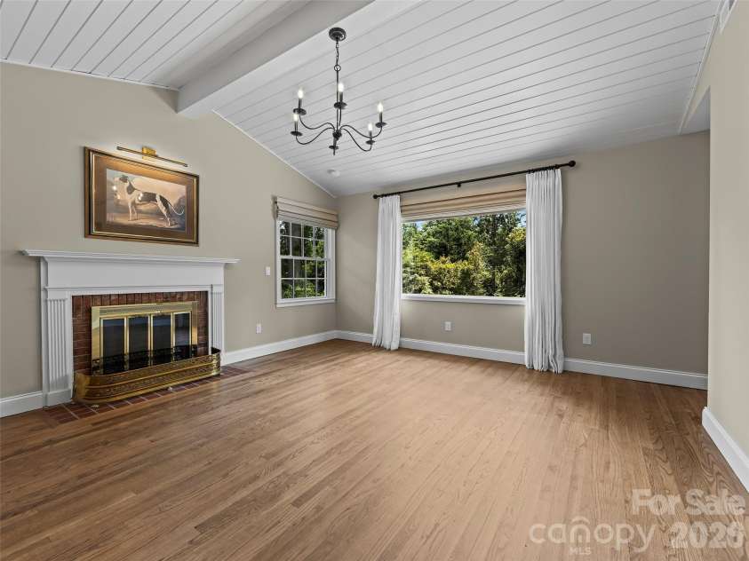 30 White Oak Road, Asheville, NC 28803.  MLS# CAR4401241, YatesRealty ID 36315. 