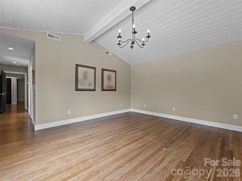 30 White Oak Road, Asheville, NC 28803.  MLS# CAR4401241, YatesRealty ID 36315. 
