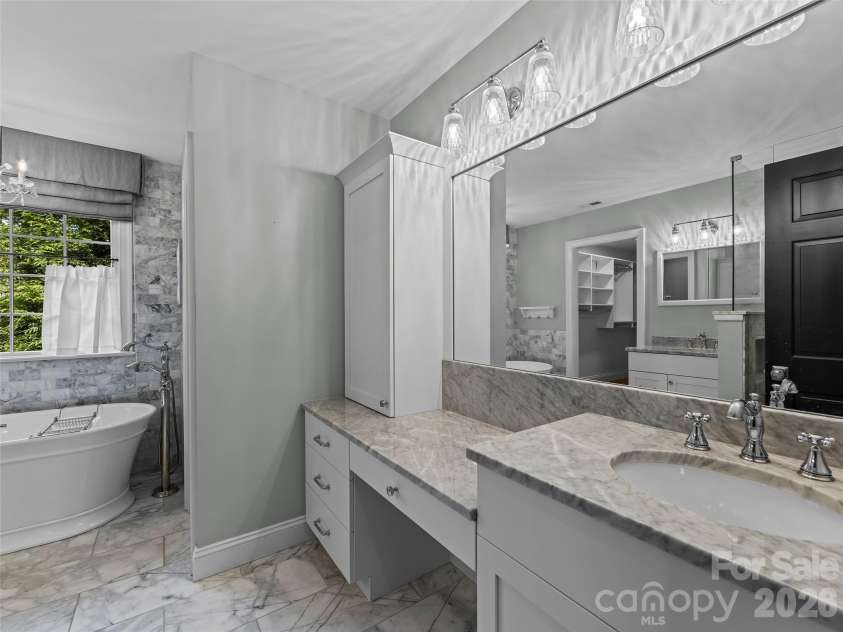 30 White Oak Road, Asheville, NC 28803.  MLS# CAR4401241, YatesRealty ID 36315. 