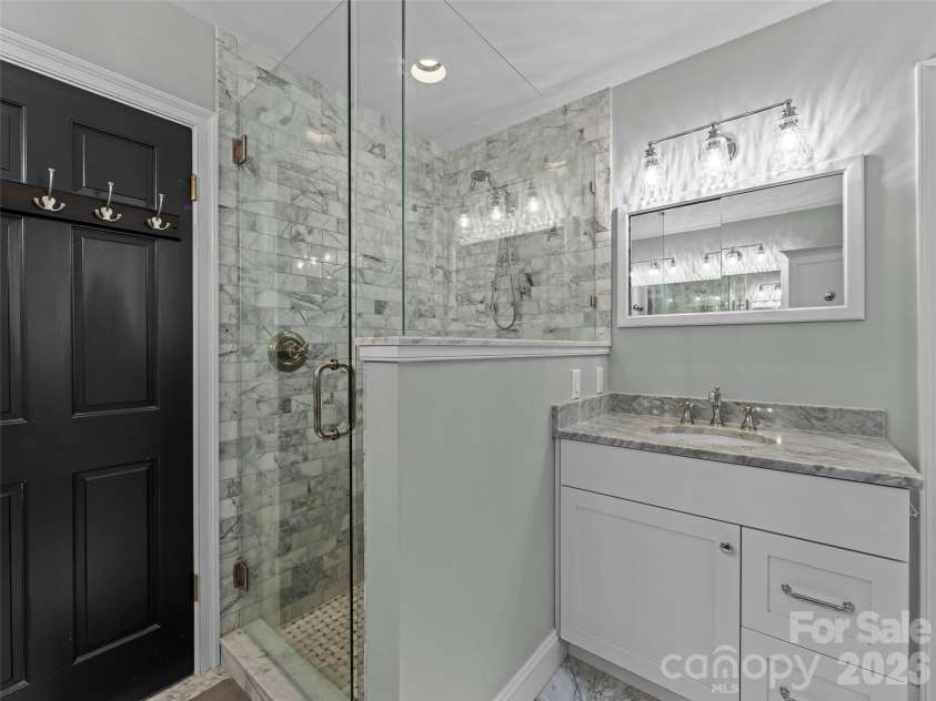 30 White Oak Road, Asheville, NC 28803.  MLS# CAR4401241, YatesRealty ID 36315. 
