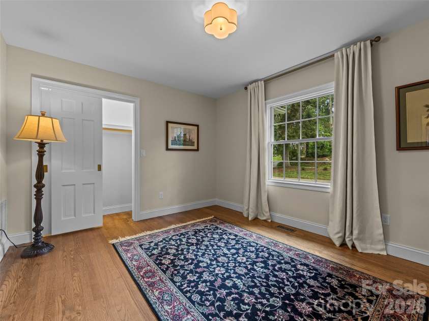 30 White Oak Road, Asheville, NC 28803.  MLS# CAR4401241, YatesRealty ID 36315. 