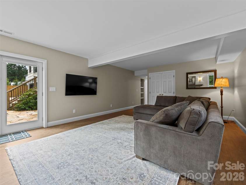 30 White Oak Road, Asheville, NC 28803.  MLS# CAR4401241, YatesRealty ID 36315. 