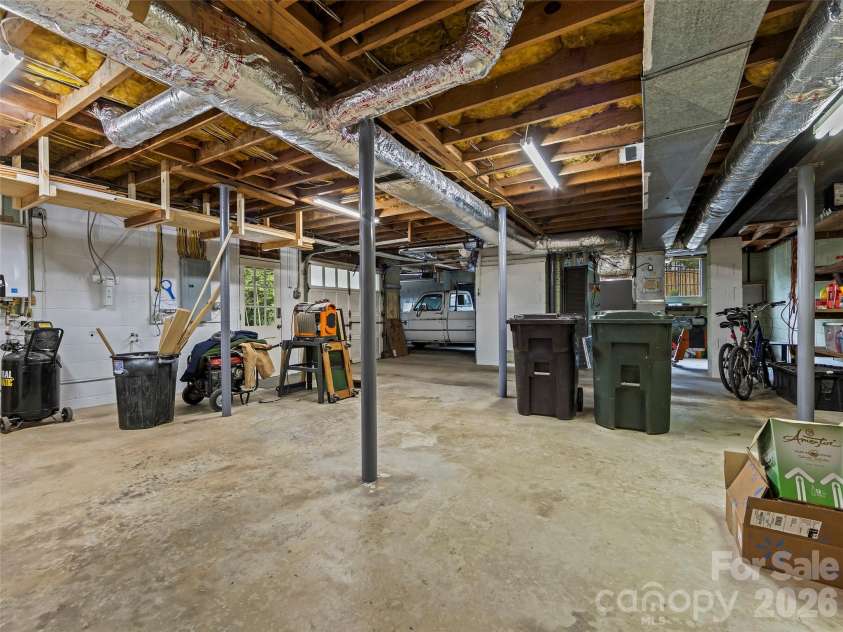 30 White Oak Road, Asheville, NC 28803.  MLS# CAR4401241, YatesRealty ID 36315. 