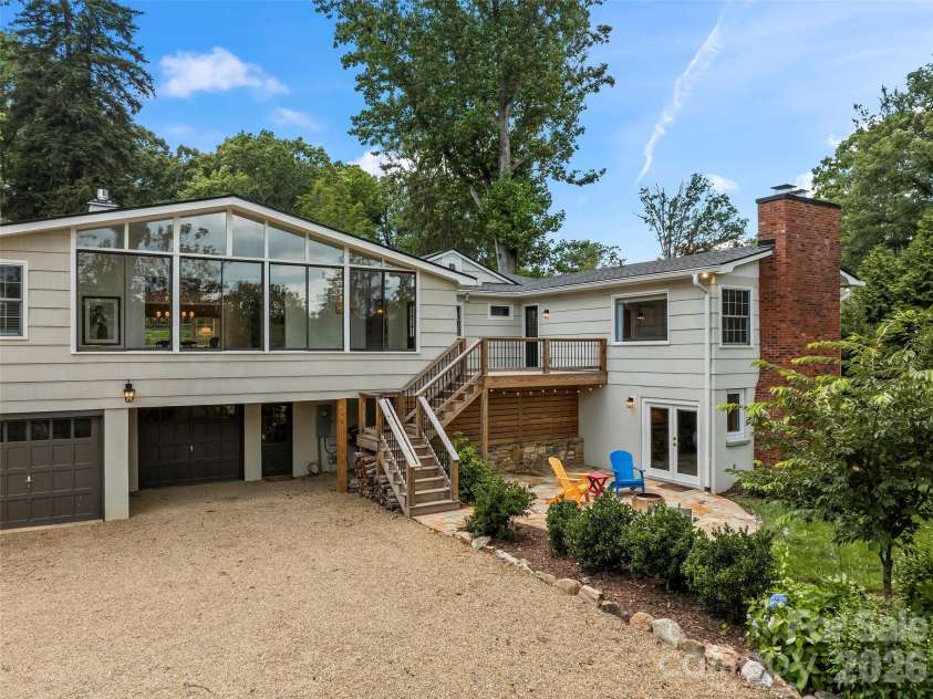 30 White Oak Road, Asheville, NC 28803.  MLS# CAR4401241, YatesRealty ID 36315. 