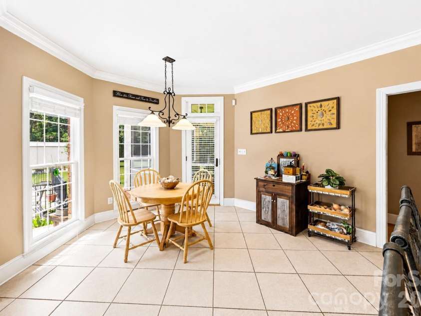 1347 Killian Road, Stanley, NC 28164.  MLS# CAR4397694, YatesRealty ID 36318. Eat in Breakfast Area