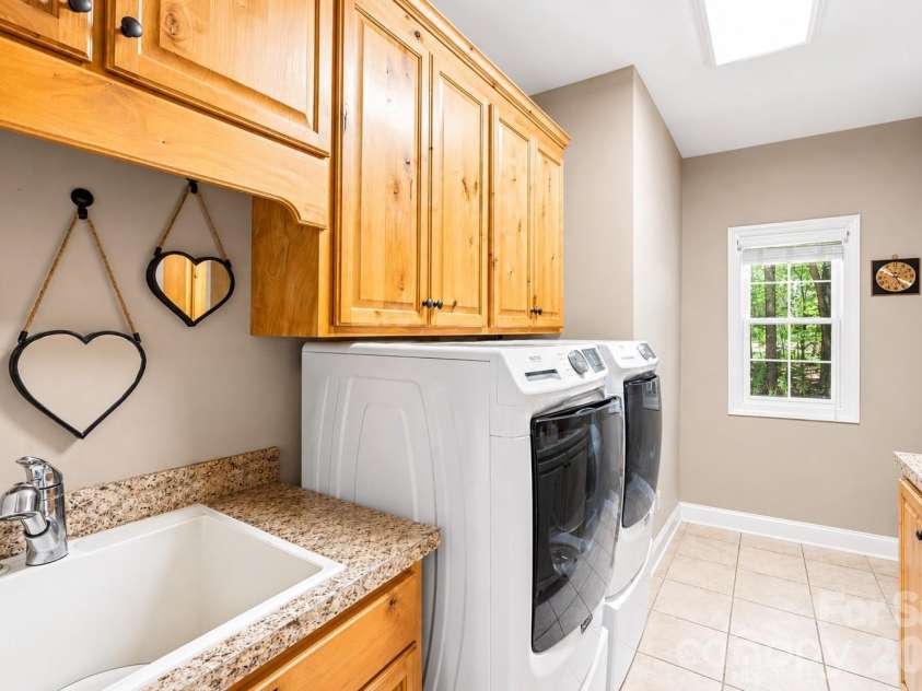 1347 Killian Road, Stanley, NC 28164.  MLS# CAR4397694, YatesRealty ID 36318. Laundry Room with soaker sink