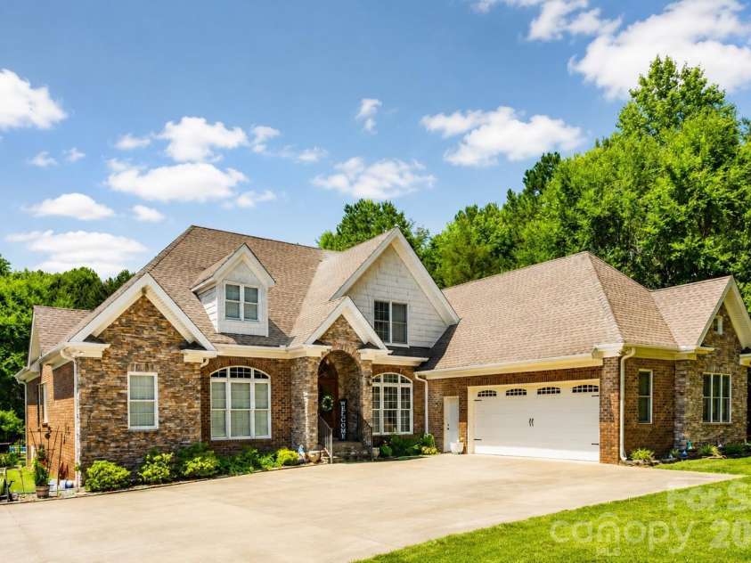 1347 Killian Road, Stanley, NC 28164.  MLS# CAR4397694, YatesRealty ID 36318. Welcome home!