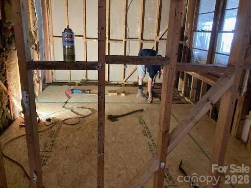 617 Barkers Creek Road, Whittier, NC 28789.  MLS# CAR4340564, YatesRealty ID 3632. 