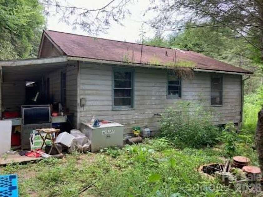 617 Barkers Creek Road, Whittier, NC 28789.  MLS# CAR4340564, YatesRealty ID 3632. 