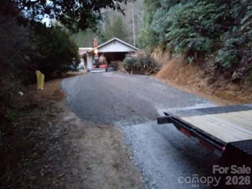 617 Barkers Creek Road, Whittier, NC 28789.  MLS# CAR4340564, YatesRealty ID 3632. 