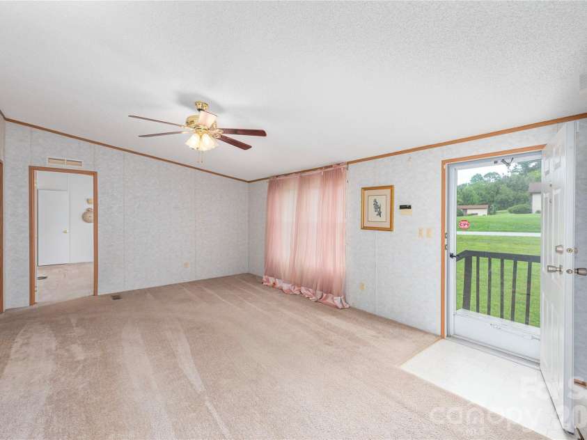 992 Brickyard Road, Horse Shoe, NC 28742.  MLS# CAR4399067, YatesRealty ID 36320. 