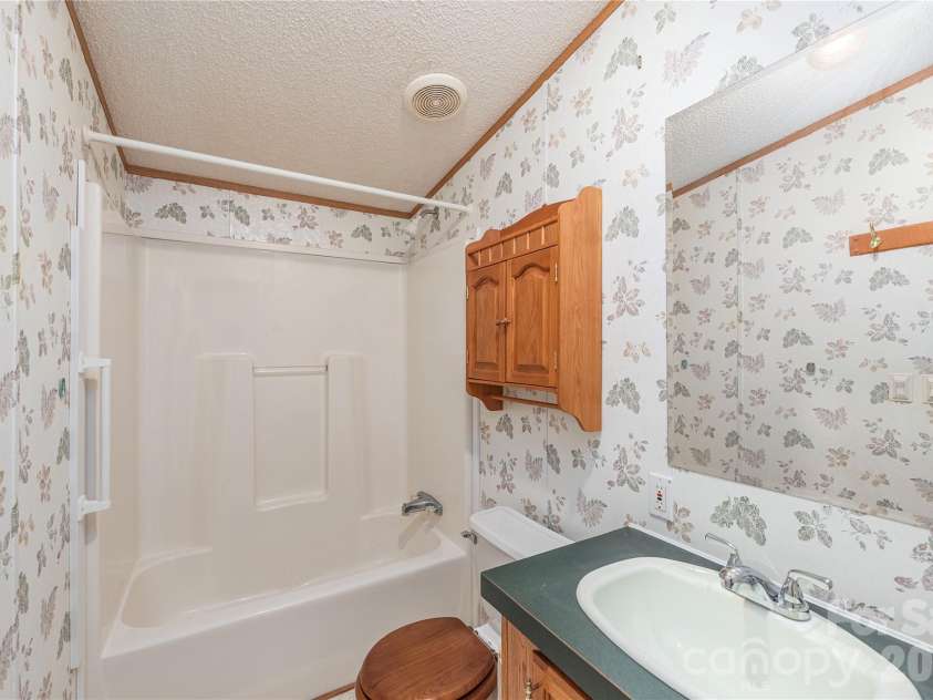 992 Brickyard Road, Horse Shoe, NC 28742.  MLS# CAR4399067, YatesRealty ID 36320. 