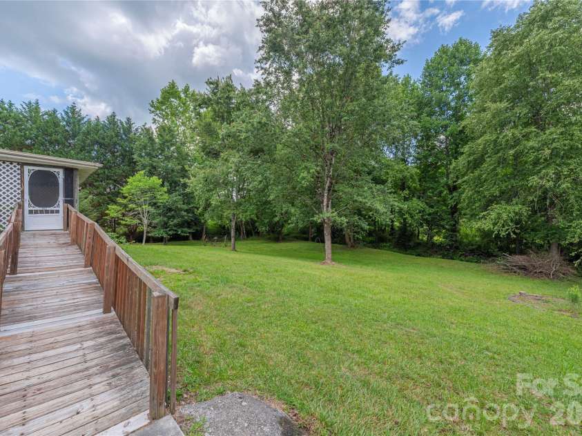 992 Brickyard Road, Horse Shoe, NC 28742.  MLS# CAR4399067, YatesRealty ID 36320. 
