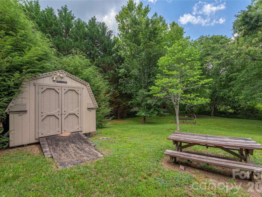 992 Brickyard Road, Horse Shoe, NC 28742.  MLS# CAR4399067, YatesRealty ID 36320. 