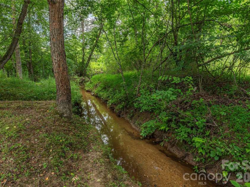 992 Brickyard Road, Horse Shoe, NC 28742.  MLS# CAR4399067, YatesRealty ID 36320. 