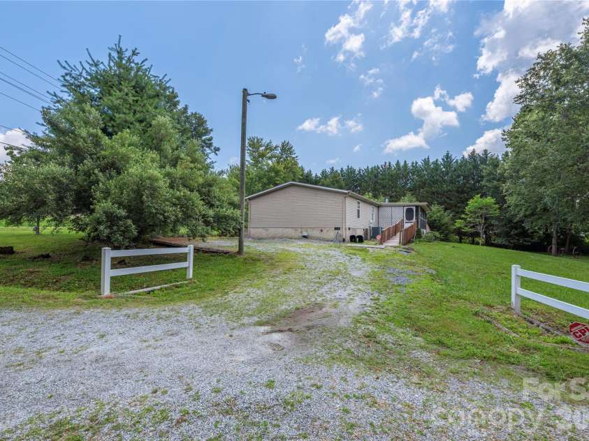 992 Brickyard Road, Horse Shoe, NC 28742.  MLS# CAR4399067, YatesRealty ID 36320. 