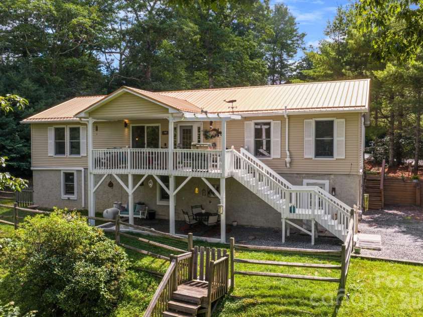 9081 Pittmans Gap Road, Newland, NC 28657.  MLS# CAR4402274, YatesRealty ID 36321. 