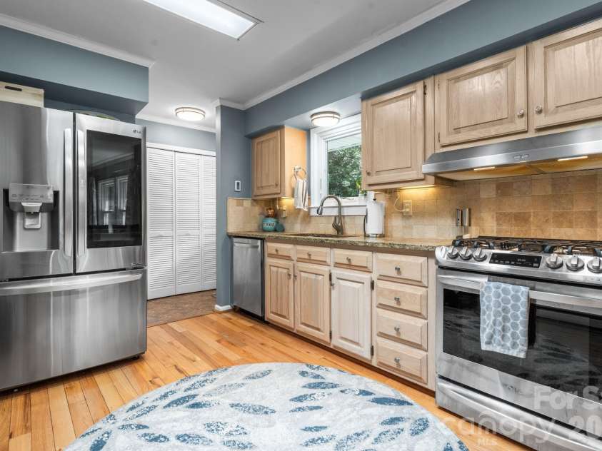 9081 Pittmans Gap Road, Newland, NC 28657.  MLS# CAR4402274, YatesRealty ID 36321. 