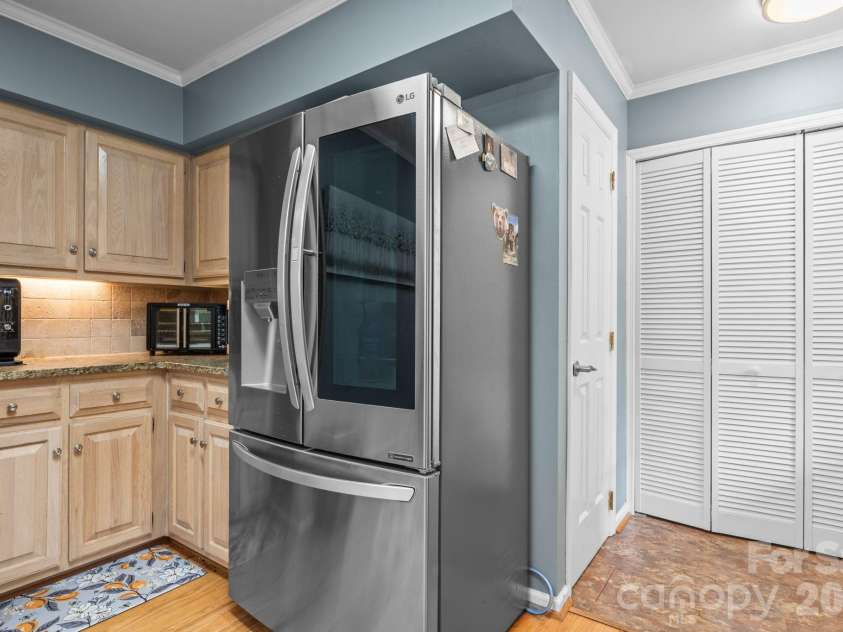 9081 Pittmans Gap Road, Newland, NC 28657.  MLS# CAR4402274, YatesRealty ID 36321. 