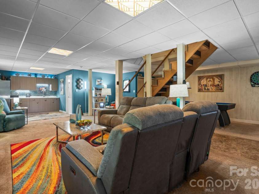 9081 Pittmans Gap Road, Newland, NC 28657.  MLS# CAR4402274, YatesRealty ID 36321. 