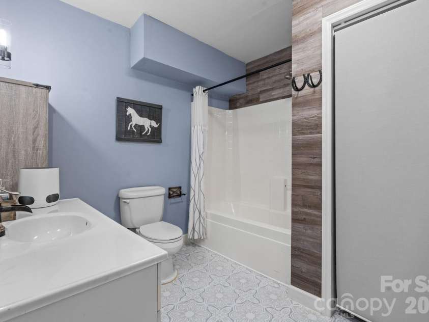 9081 Pittmans Gap Road, Newland, NC 28657.  MLS# CAR4402274, YatesRealty ID 36321. 